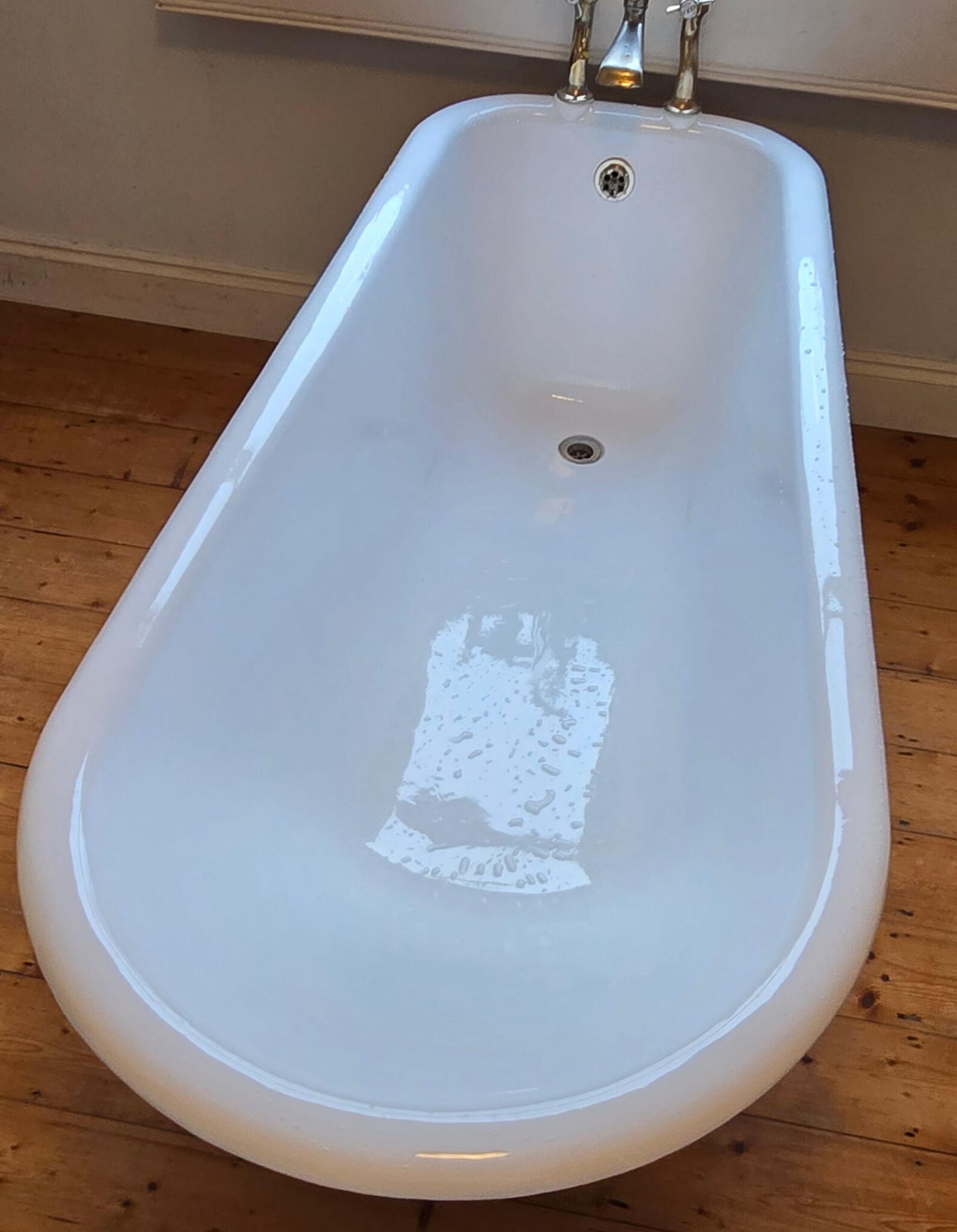 Cast iron bath re-enamelling and resurfacing in St John's, Worcester